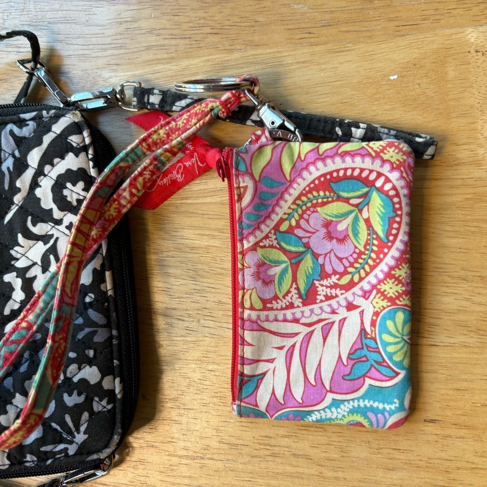 Vera Bradley Black and White Floral Crossbody Bag with Colorful ID Holder - Picture 6 of 12